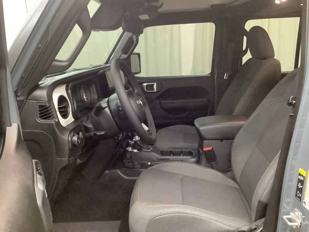 New 2026 Anvil Clear-Coat Exterior Paint Jeep Sport S image 14