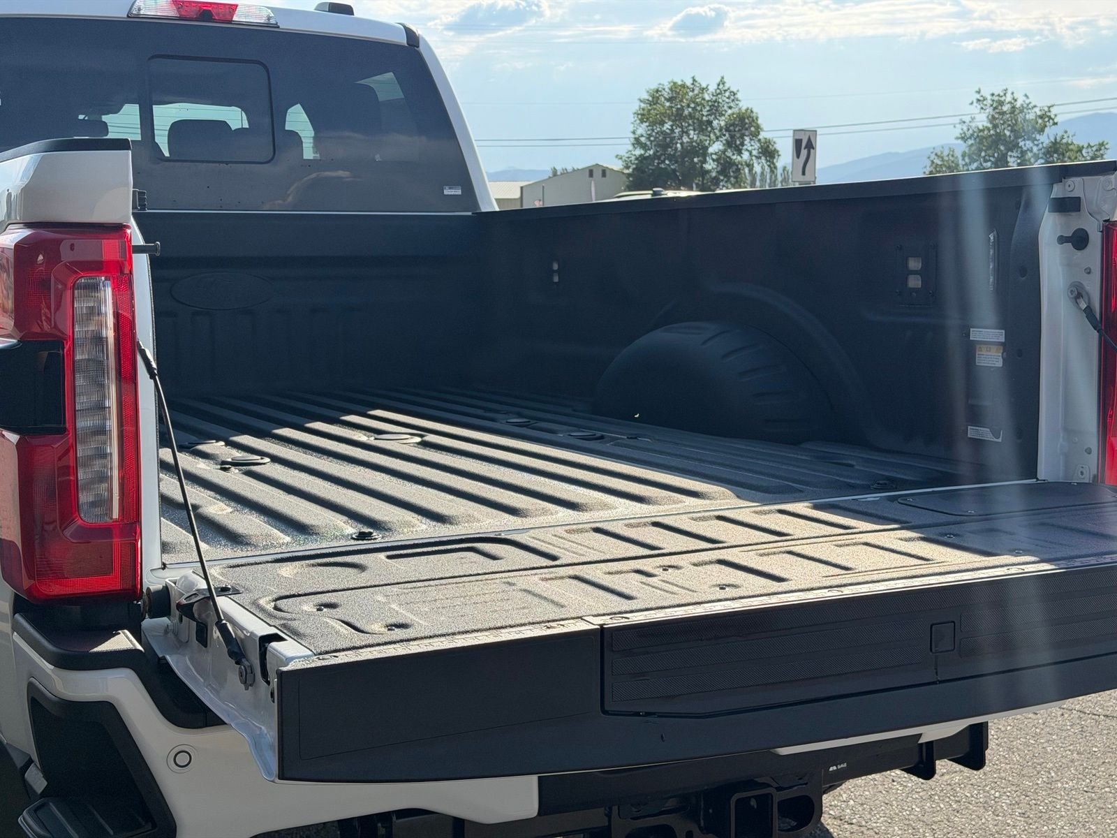 2026 Ford F-350 Super Duty Lariat - Photo 9