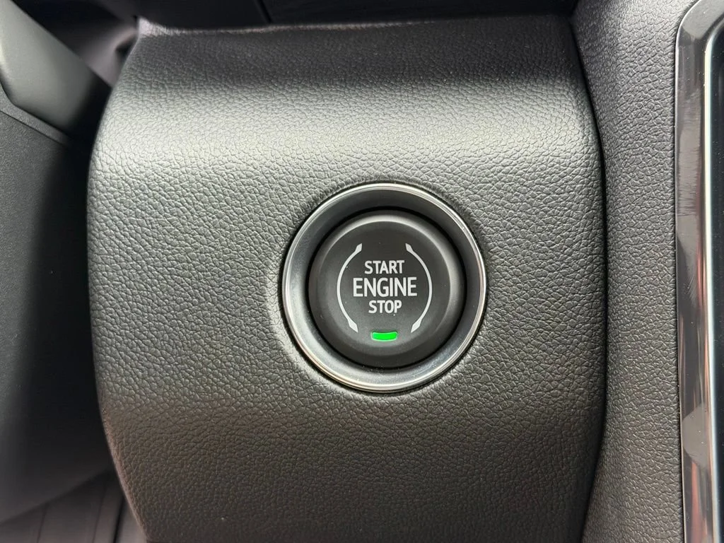 2026 GMC Acadia AT4 - Photo 7