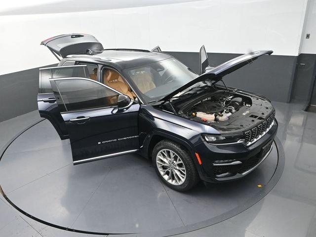 Used 2022 Black Jeep Summit Reserve 4xe image 12