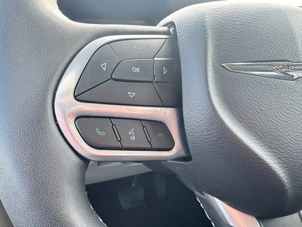 2024 Chrysler Pacifica Touring L - Photo 21