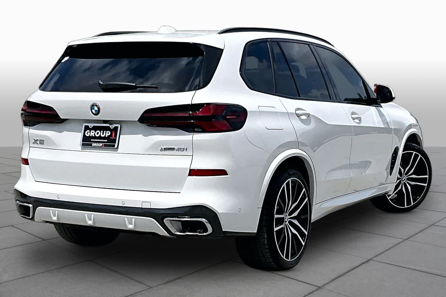 Used 2026 Alpine White BMW xDrive40i image 12