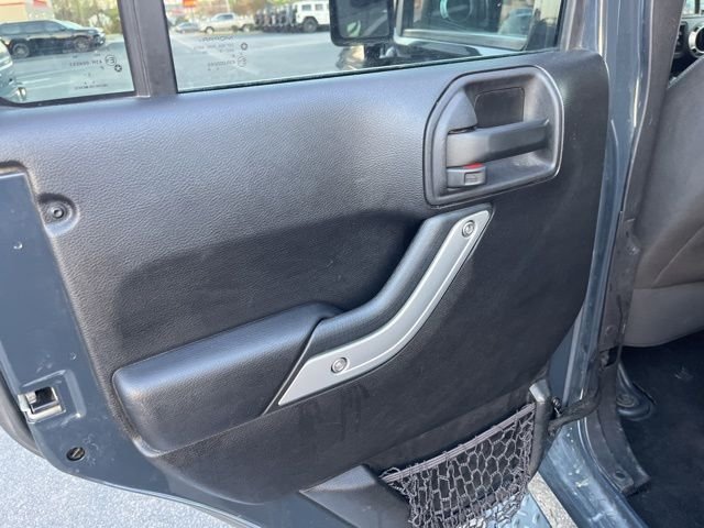 Used 2016 Black Jeep Unlimited Rubicon image 11