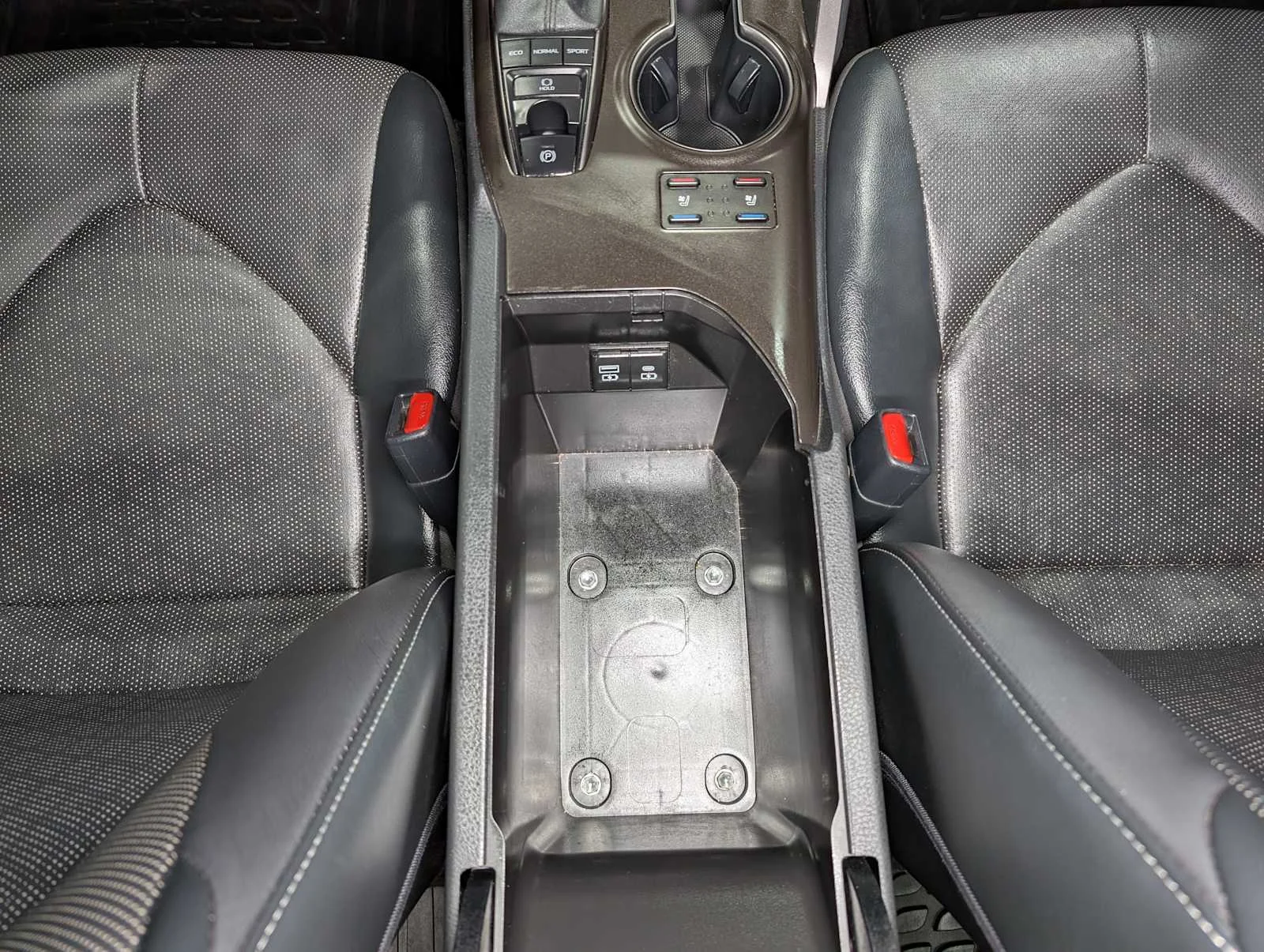 Used 2022 Midnight Black Metallic Toyota XSE image 21