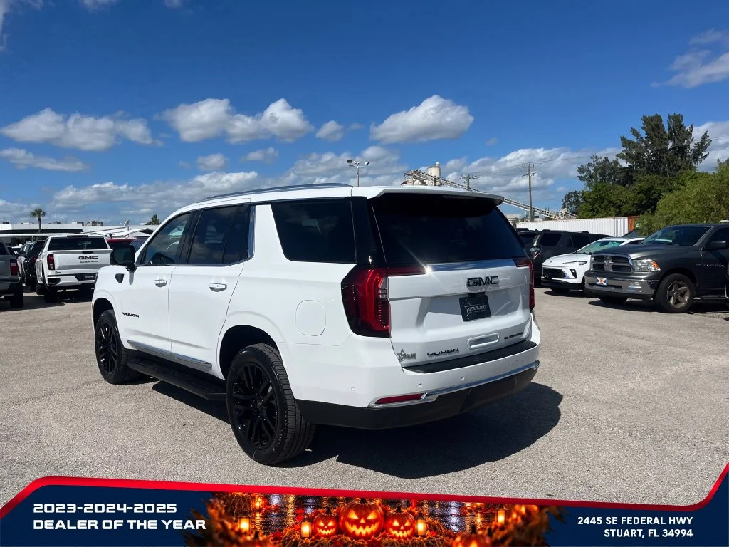 New 2027 Summit White GMC Elevation image 5