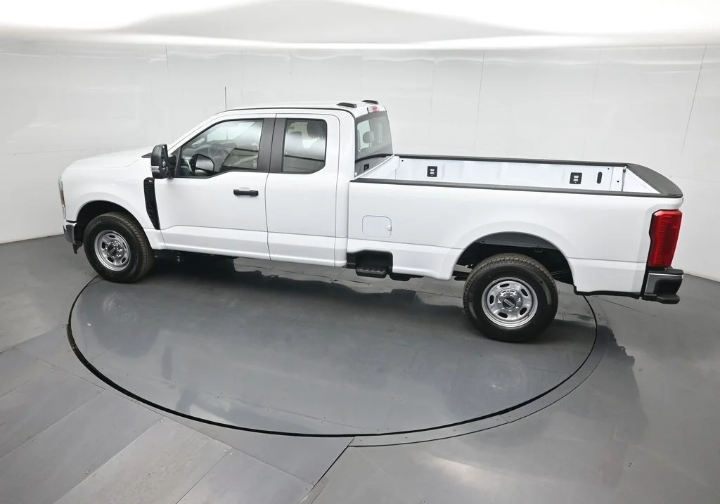 New 2027 Oxford White Ford XL image 37