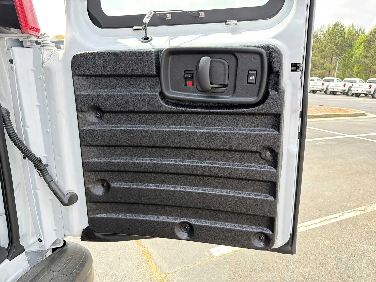 2025 GMC Savana Cargo Work Van - Photo 18