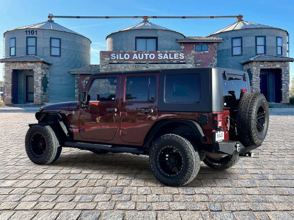 Used 2010  Jeep Unlimited Sport image 3