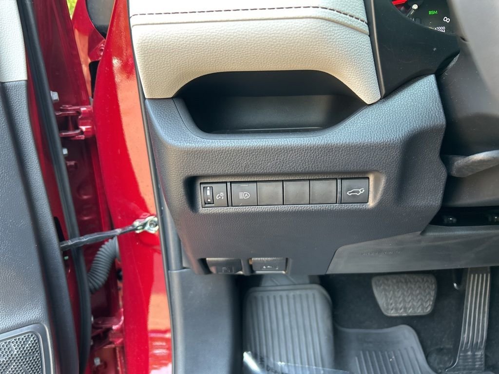 Used 2022 Red Toyota XLE Premium image 24
