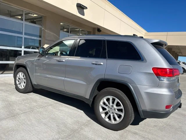 Used 2015 Silver Jeep Laredo image 4