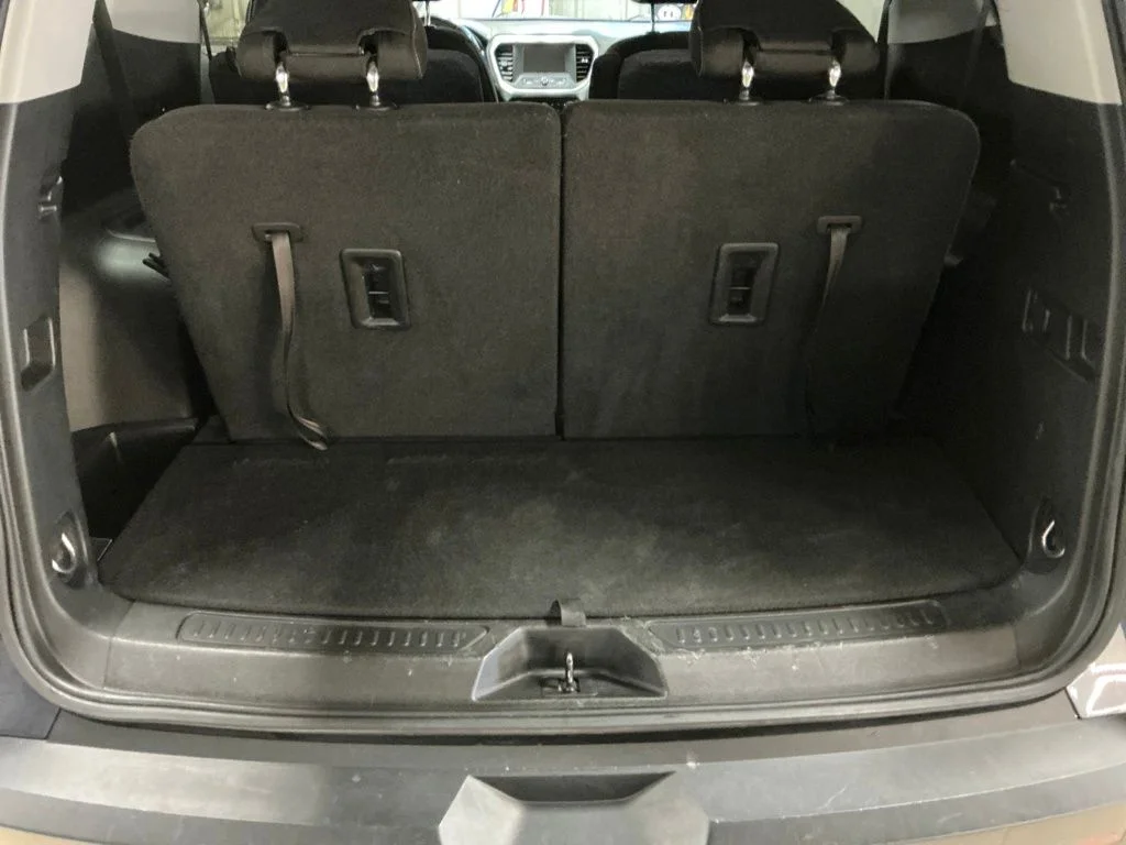 Used 2018 Blue GMC SLE-2 image 26