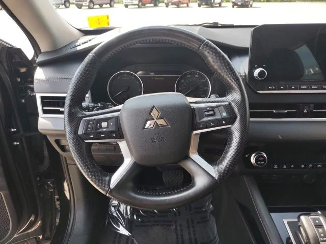 Used 2024 Gray Mitsubishi  image 12