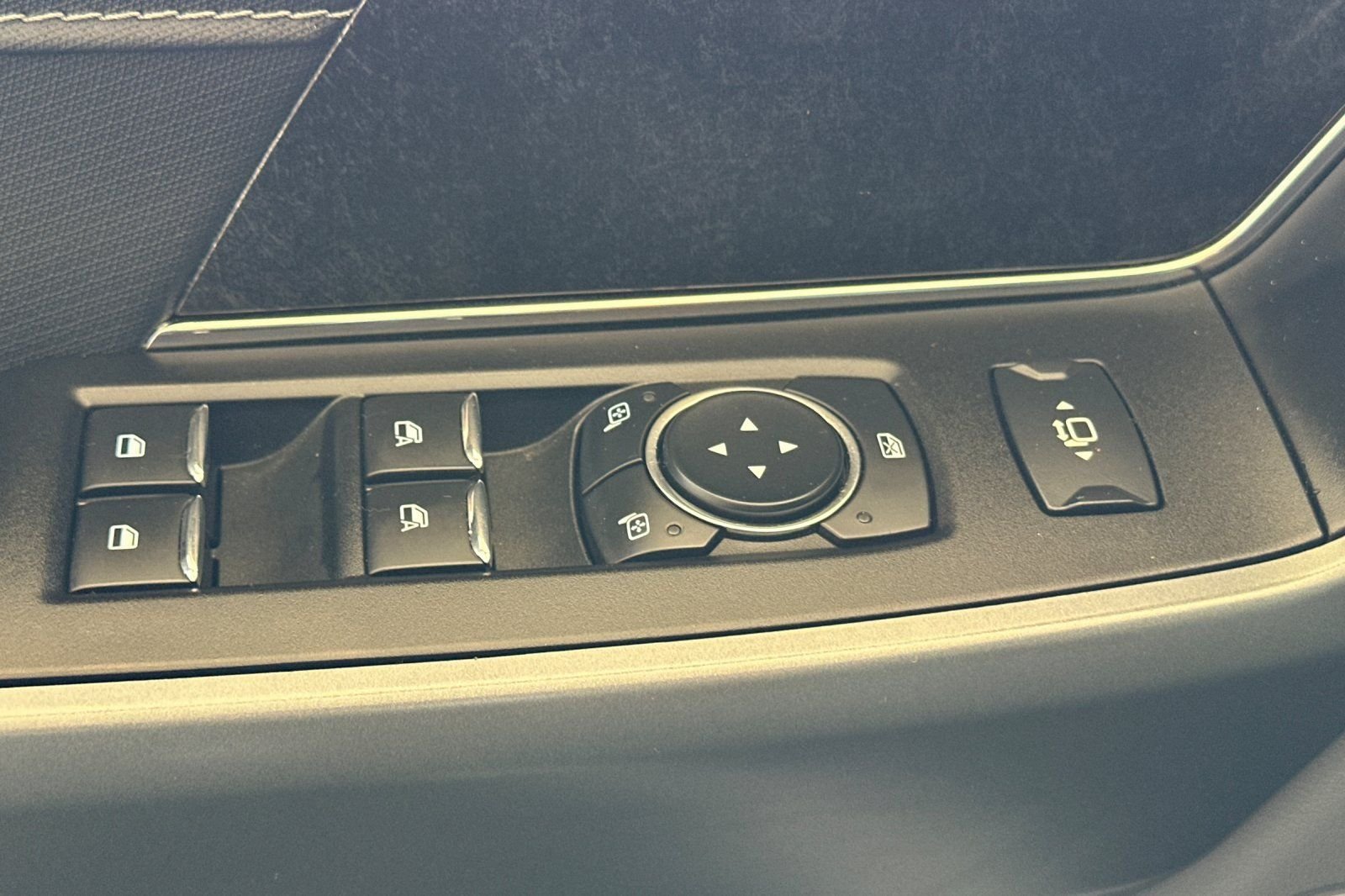 Used 2023 White Ford XLT image 12