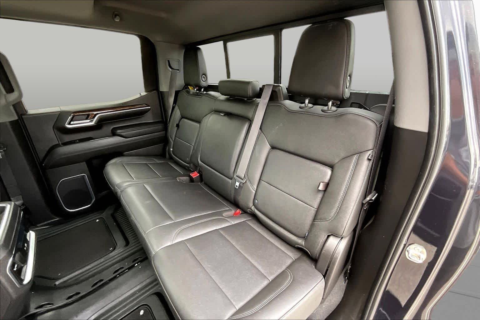 Used 2022 Titanium Rush Metallic GMC Elevation image 18