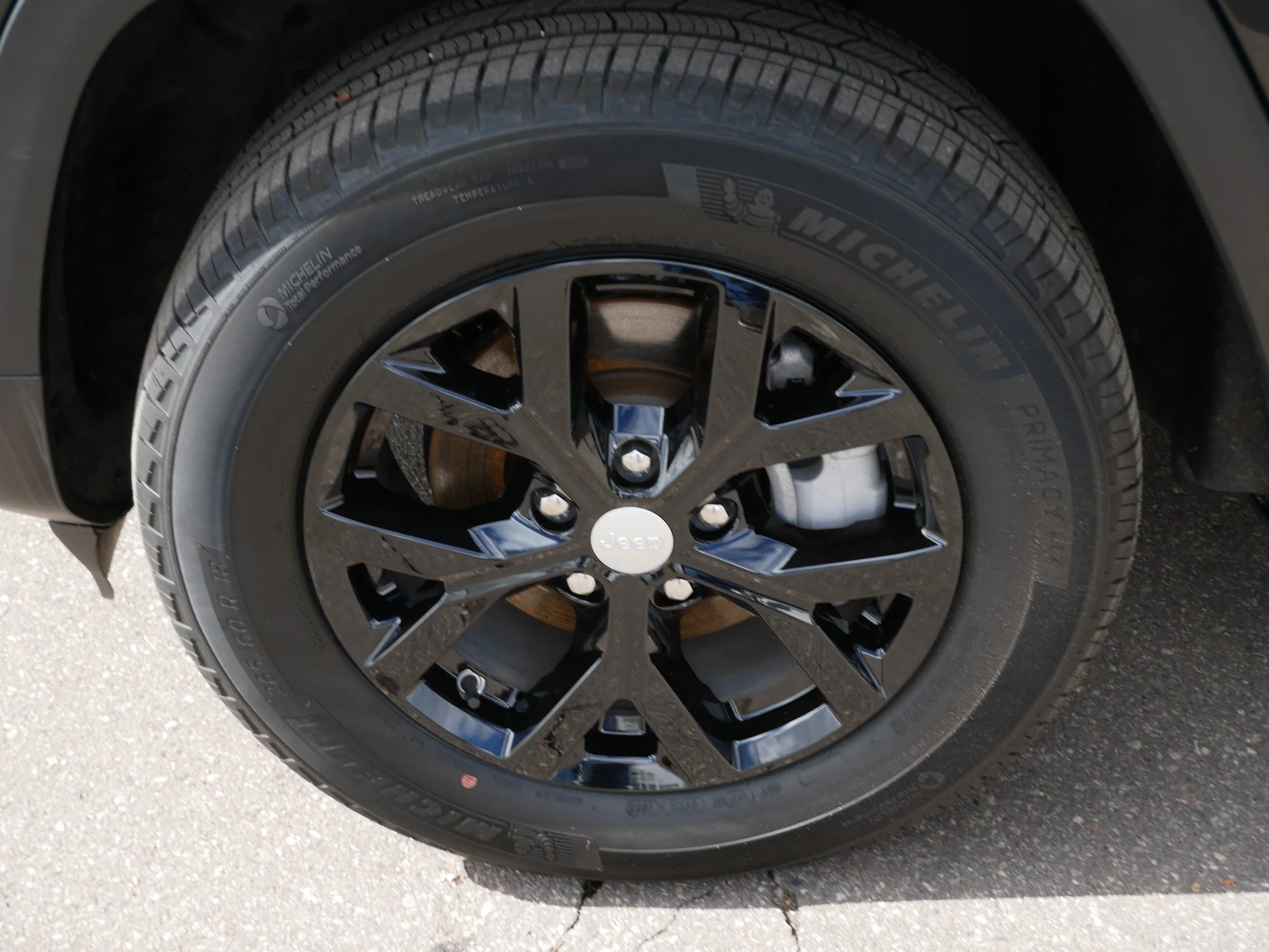 Used 2023 Rocky Mountain Pearlcoat Jeep Limited image 15