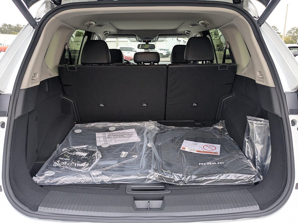 New 2026 Everest White Pearl TriCoat Nissan Platinum image 14