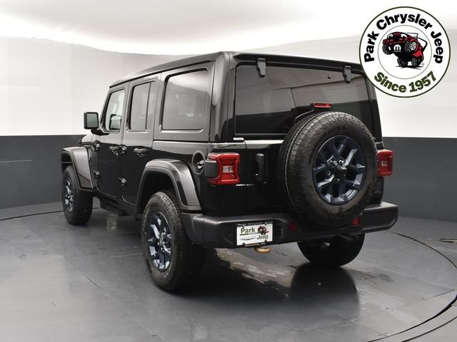 New 2026 Black Clear-Coat Exterior Paint Jeep 85th Anniversary Edition image 4