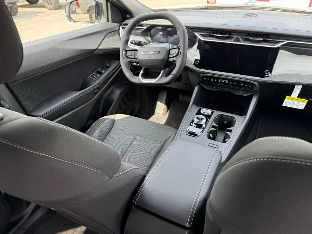 New 2026 White/off-white Jeep Laredo image 13