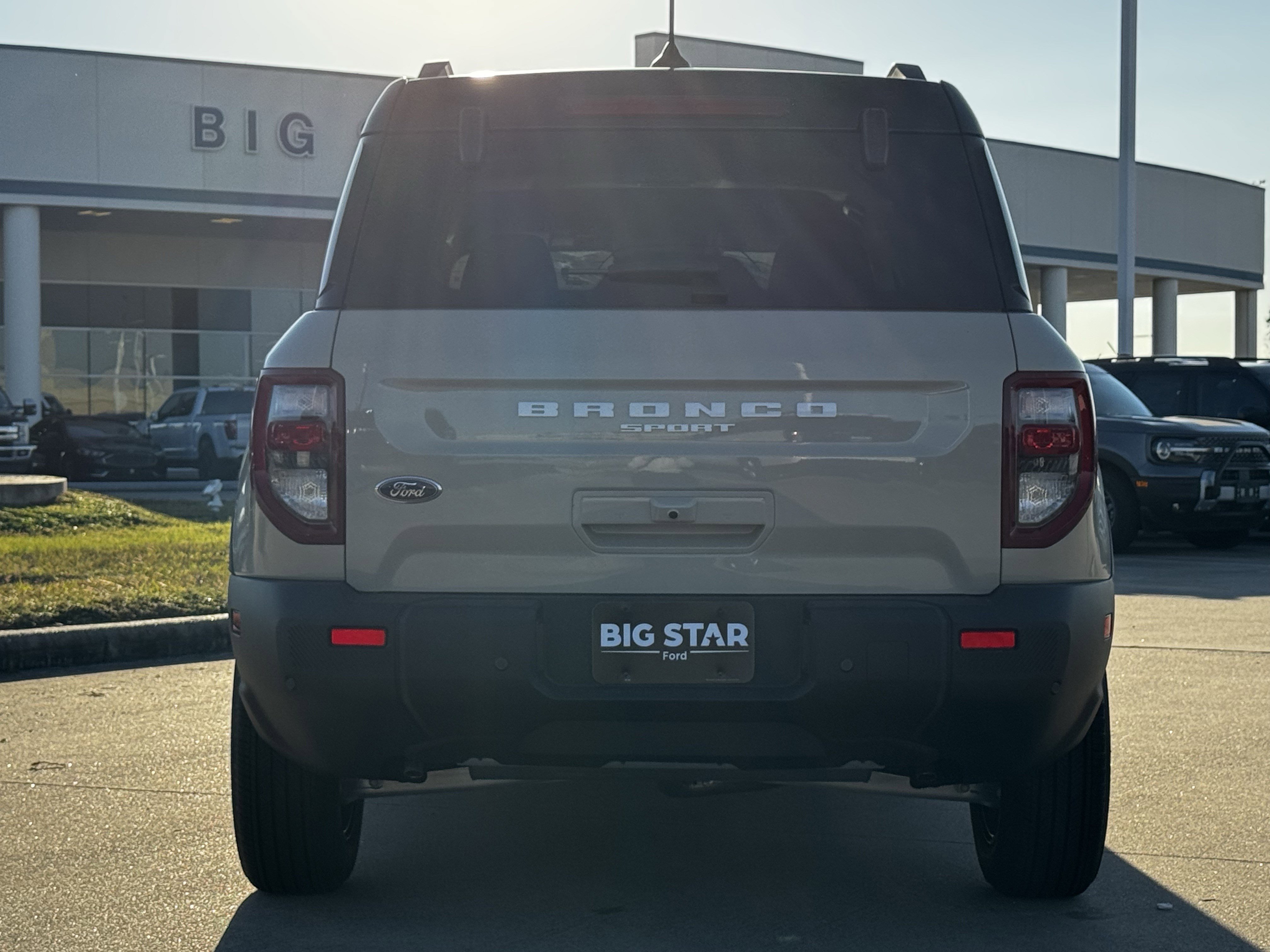 New 2025 Desert Sand Ford Outer Banks image 9