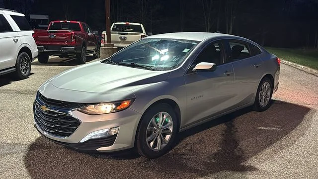 Used 2019 Chevrolet Malibu 1LT with VIN 1G1ZD5ST7KF114943 for sale in Delaware, OH