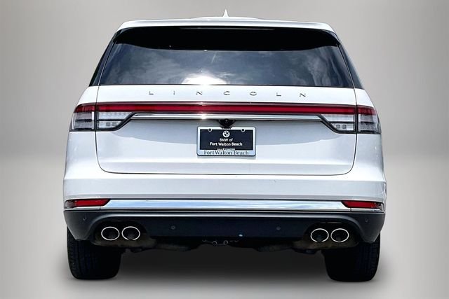 Used 2023 White Lincoln Reserve image 5