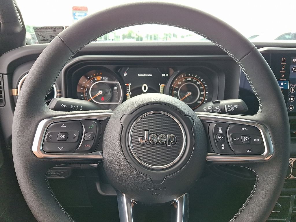 New 2026 Black Clear-Coat Exterior Paint Jeep Sahara image 16
