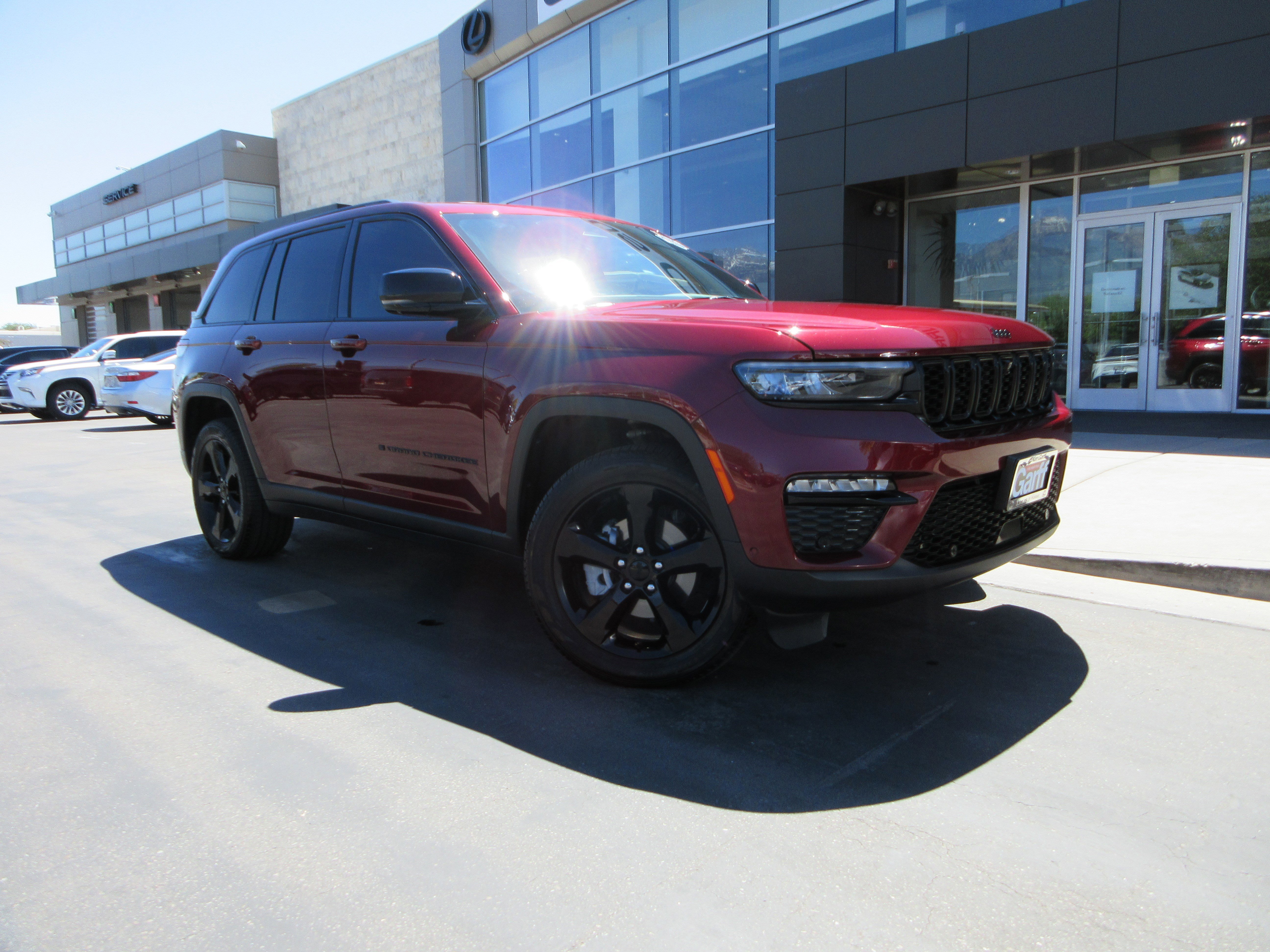 Used 2024 Velvet Red Pearlcoat Jeep Limited image 13