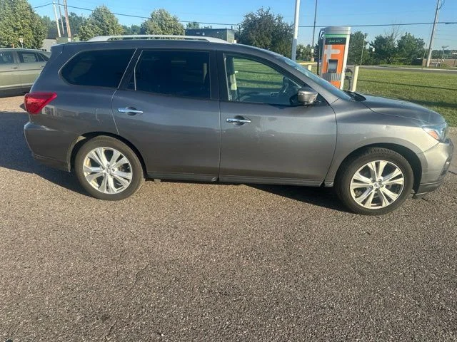 Used 2019 Nissan Pathfinder SL with VIN 5N1DR2MM2KC584897 for sale in Inver Grove Heights, Minnesota