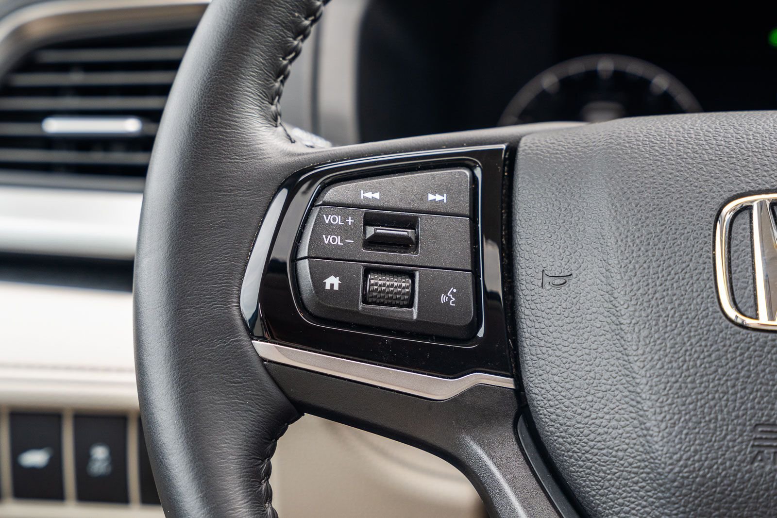 2025 Honda Odyssey EX-L - Photo 30
