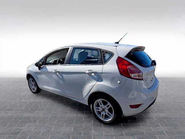 Used 2018 White Ford SE image 5