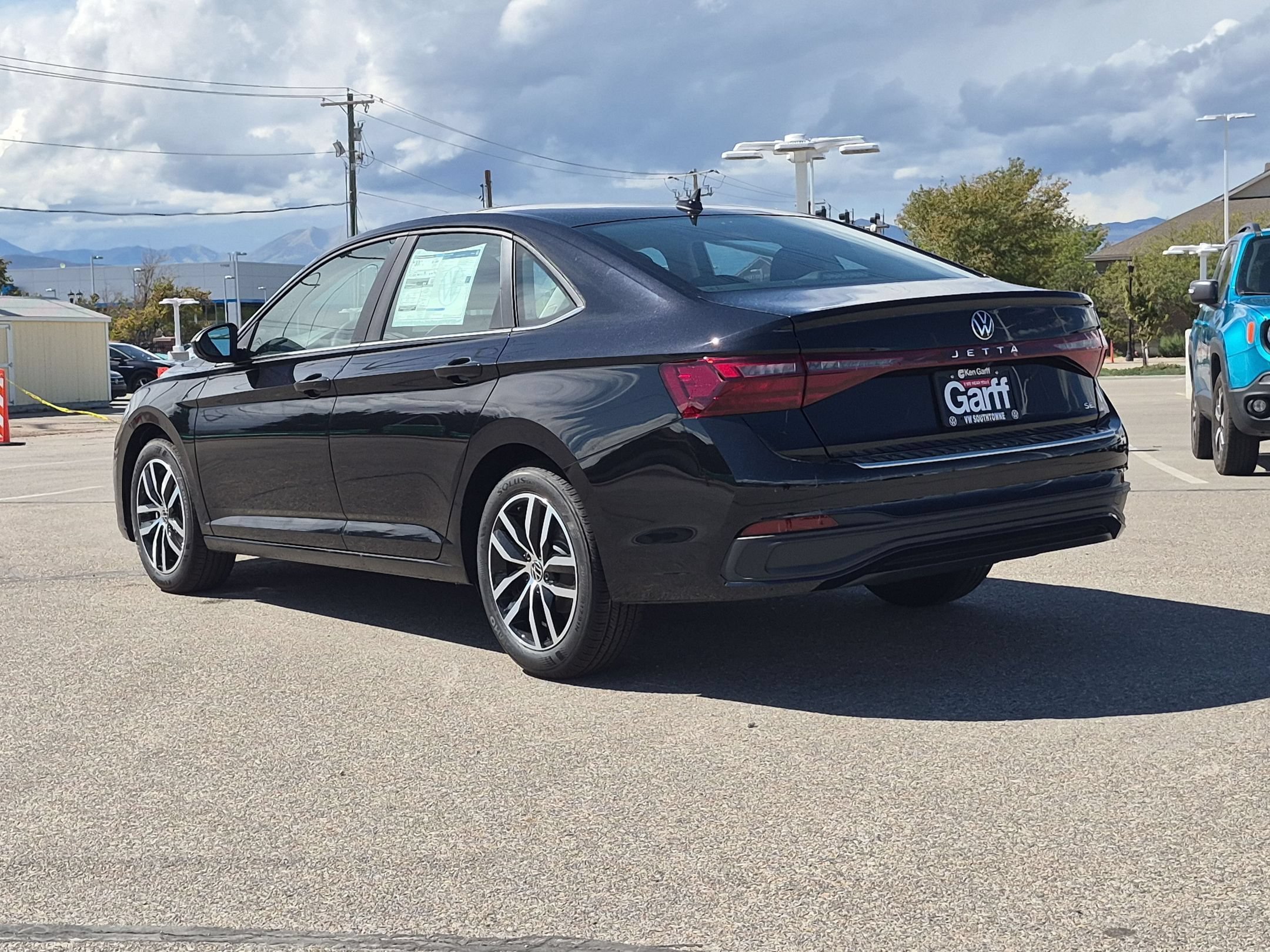 New 2027 Deep Black Pearl Volkswagen SE image 5
