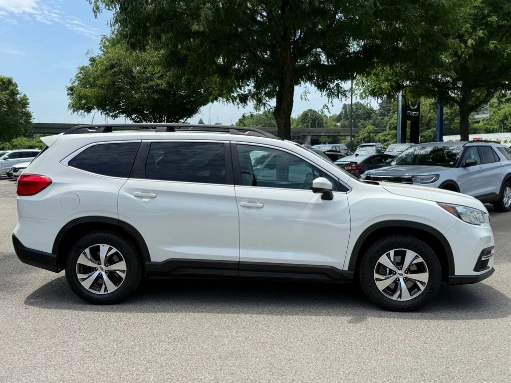 Used 2020 White Subaru Premium image 5