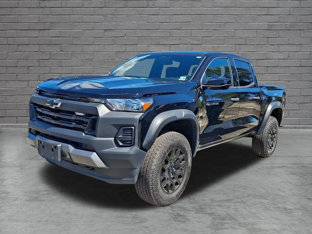 Used 2024 Black Chevrolet Trail Boss image 4