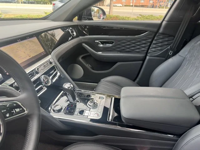 Used 2023 Black Sapphire Metallic Bentley Speed image 28