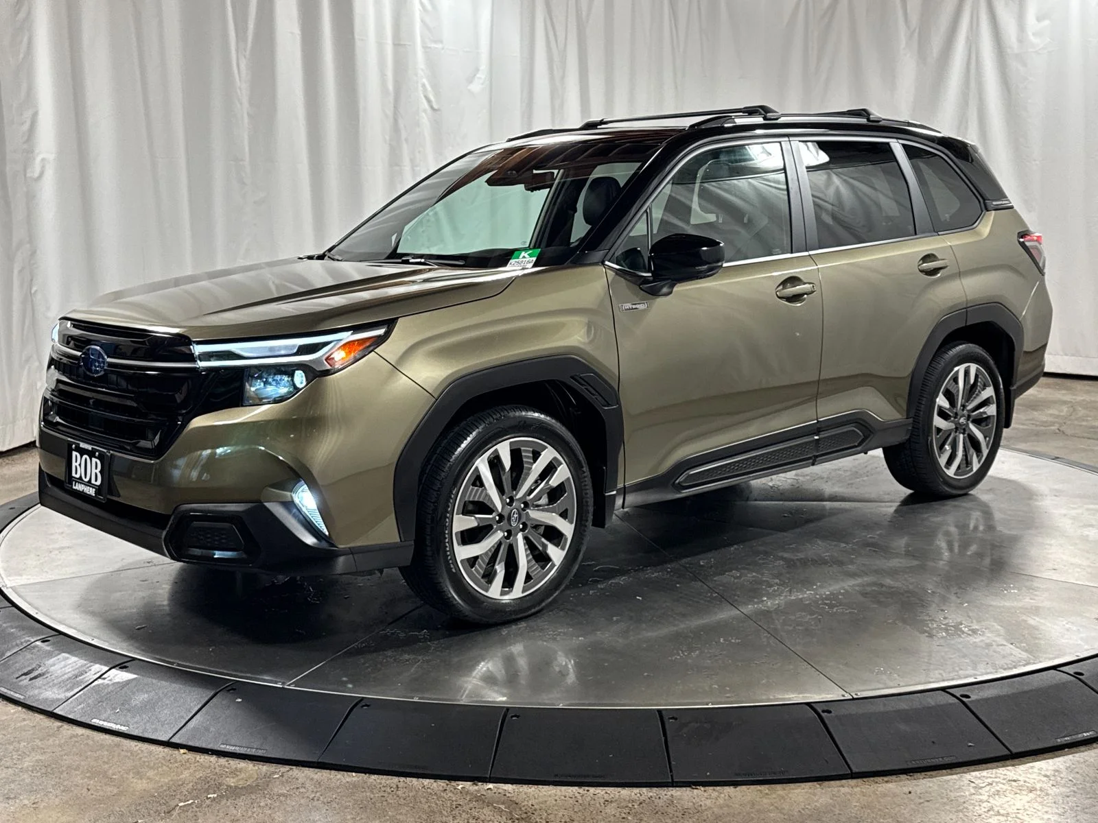 2025 Subaru Forester Touring Hybrid's photo