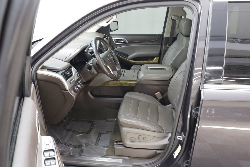 Used 2017 Silver GMC Denali image 6