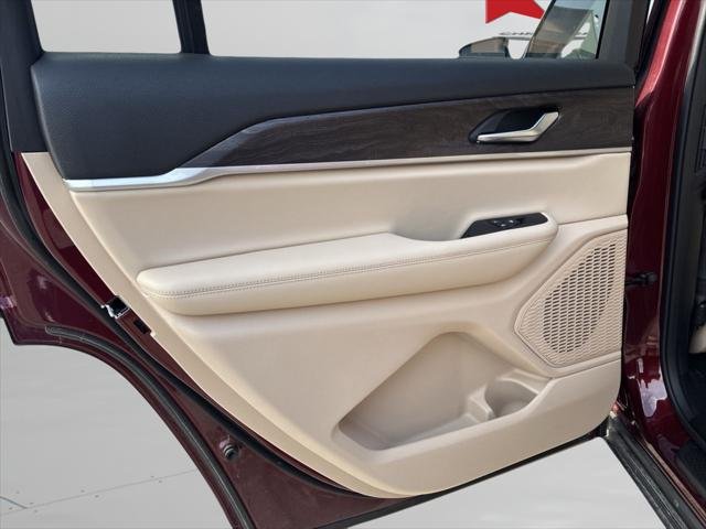 New 2025 Velvet Red Pearl-Coat Exterior Paint Jeep Limited image 26