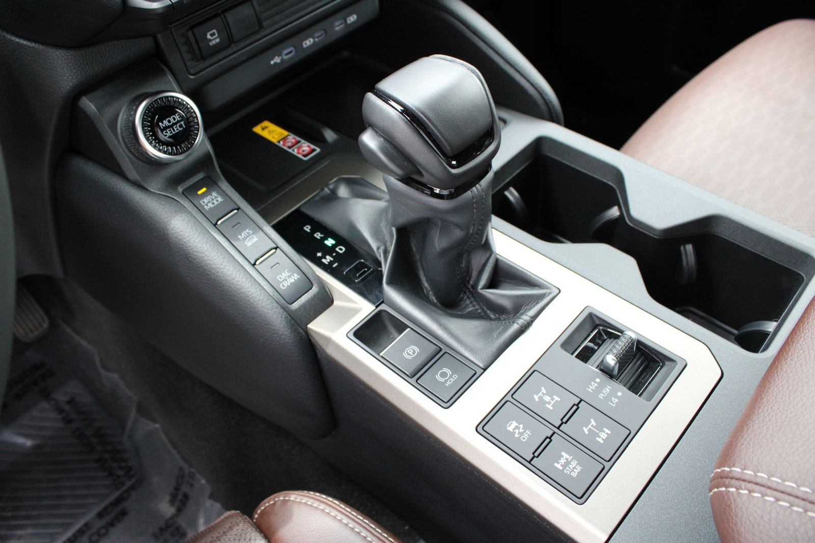 Used 2025  Toyota Base image 19