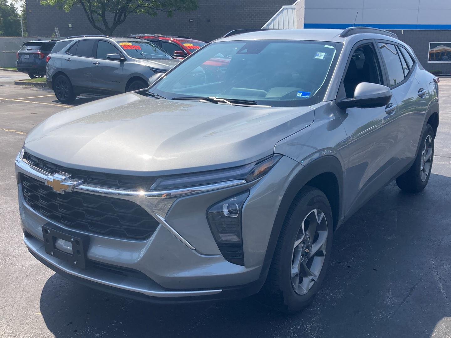 Used 2025 Sterling Gray Metallic Chevrolet LT image 3