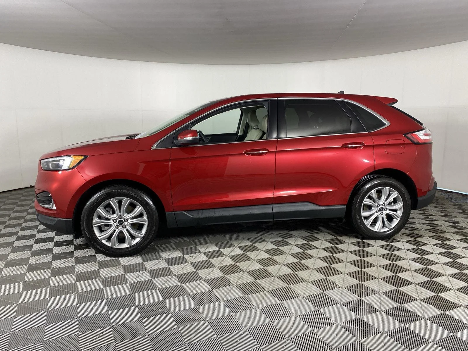 Used 2024 Rapid Red Metallic Tinted Clearcoat Ford Titanium image 4