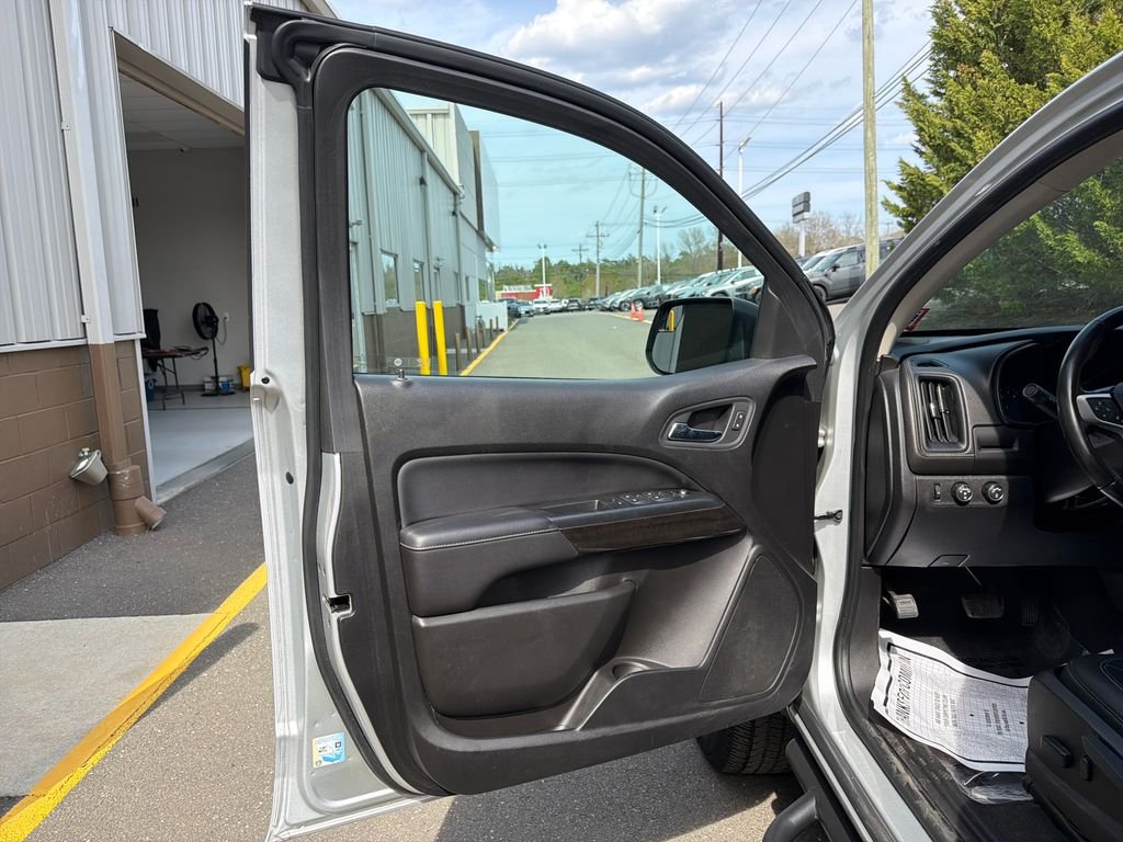 Used 2019 Quicksilver Metallic GMC SLT image 9