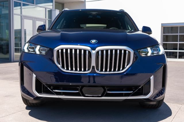 New 2026 Tanzanite Blue II Metallic BMW xDrive50e image 7