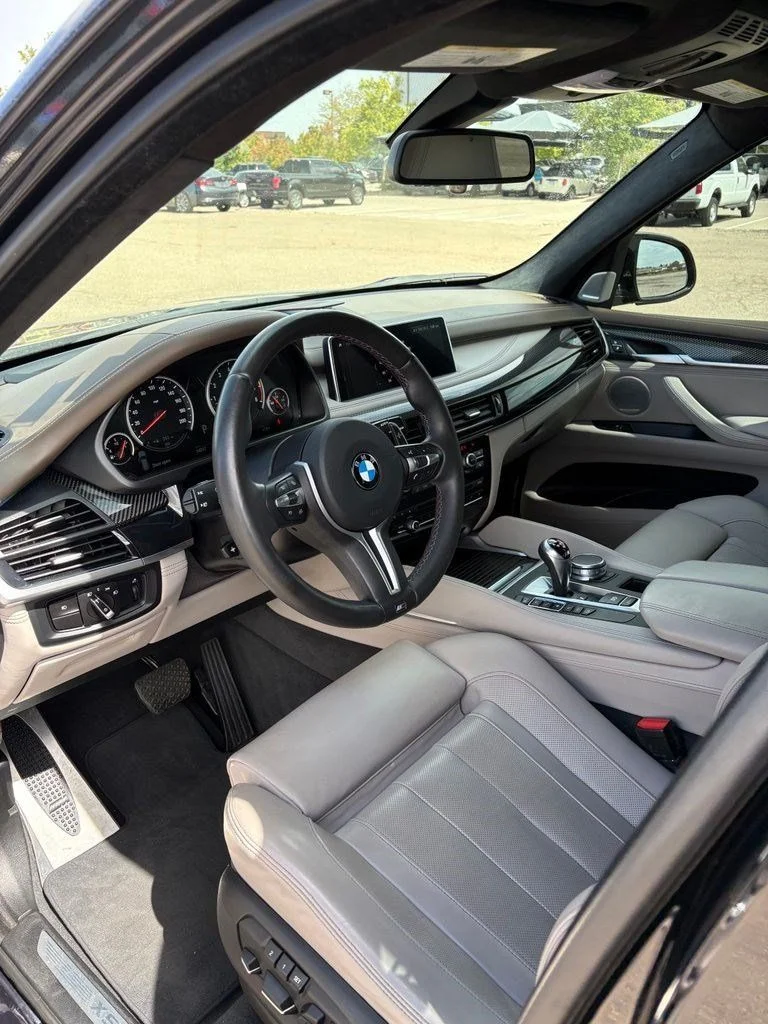 Used 2018 Black BMW Base image 9