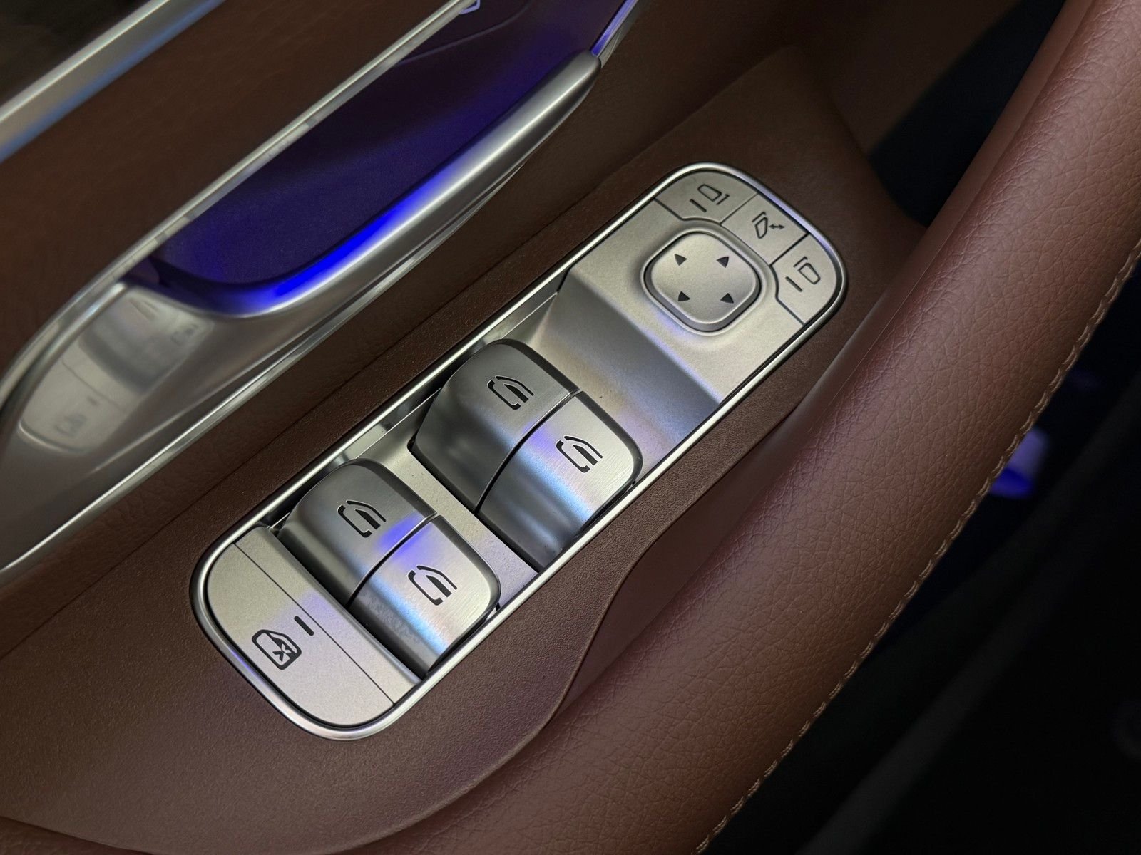 New 2026 Selenite Grey Metallic Mercedes-Benz GLS 450 image 23