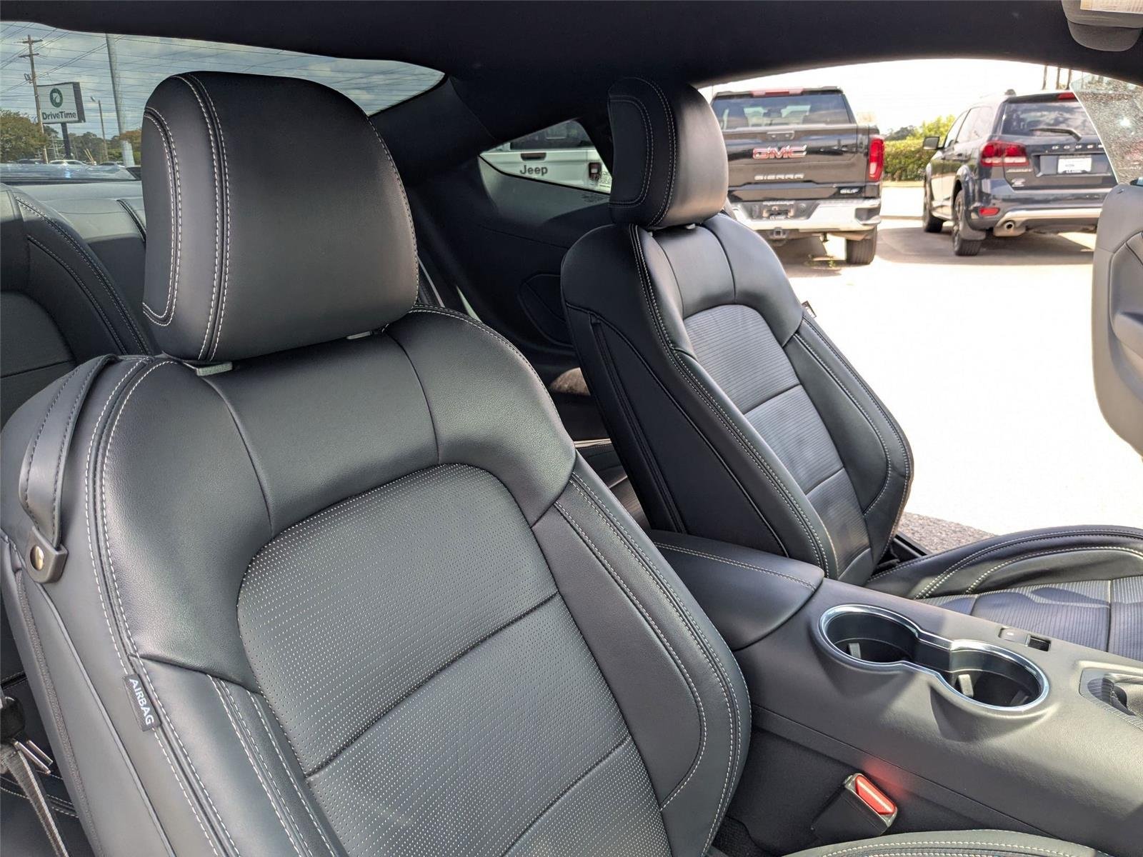 Used 2025 Shadow Black Ford GT Premium image 29