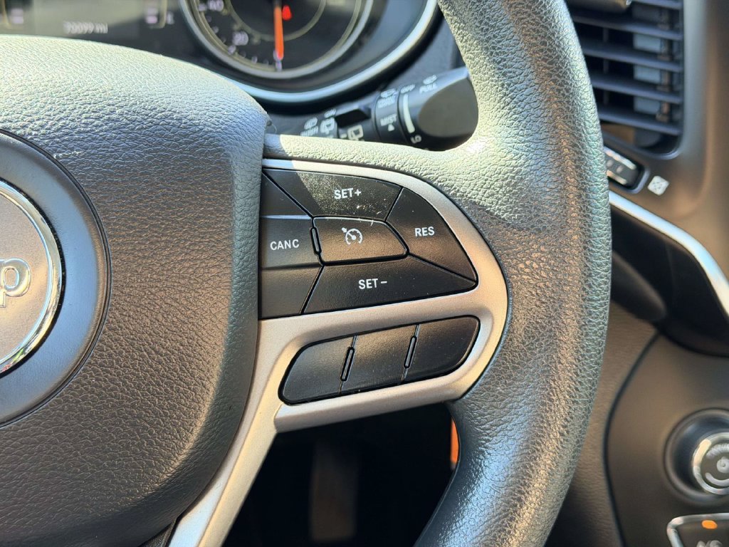 Used 2020 Black Jeep Latitude image 21