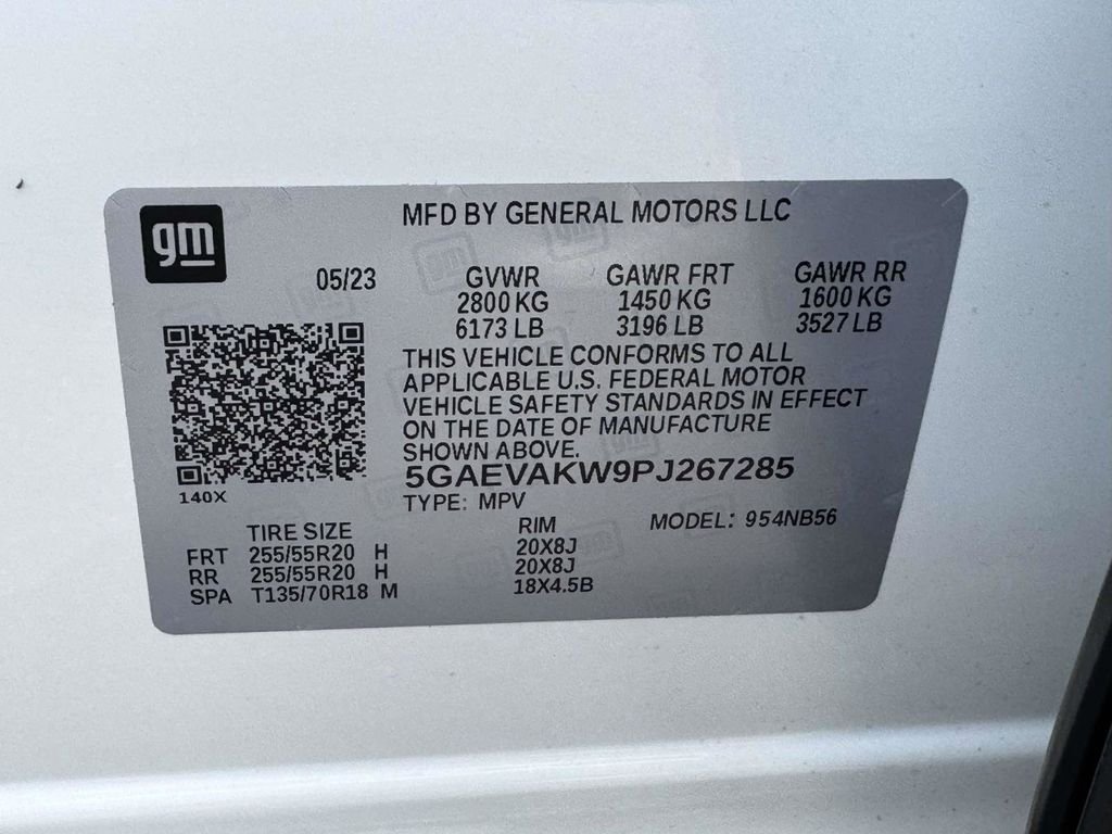 Used 2023 White Buick Essence image 30