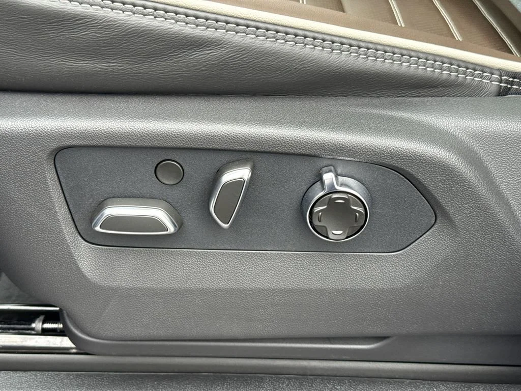 2026 GMC Yukon XL Denali Ultimate - Photo 18