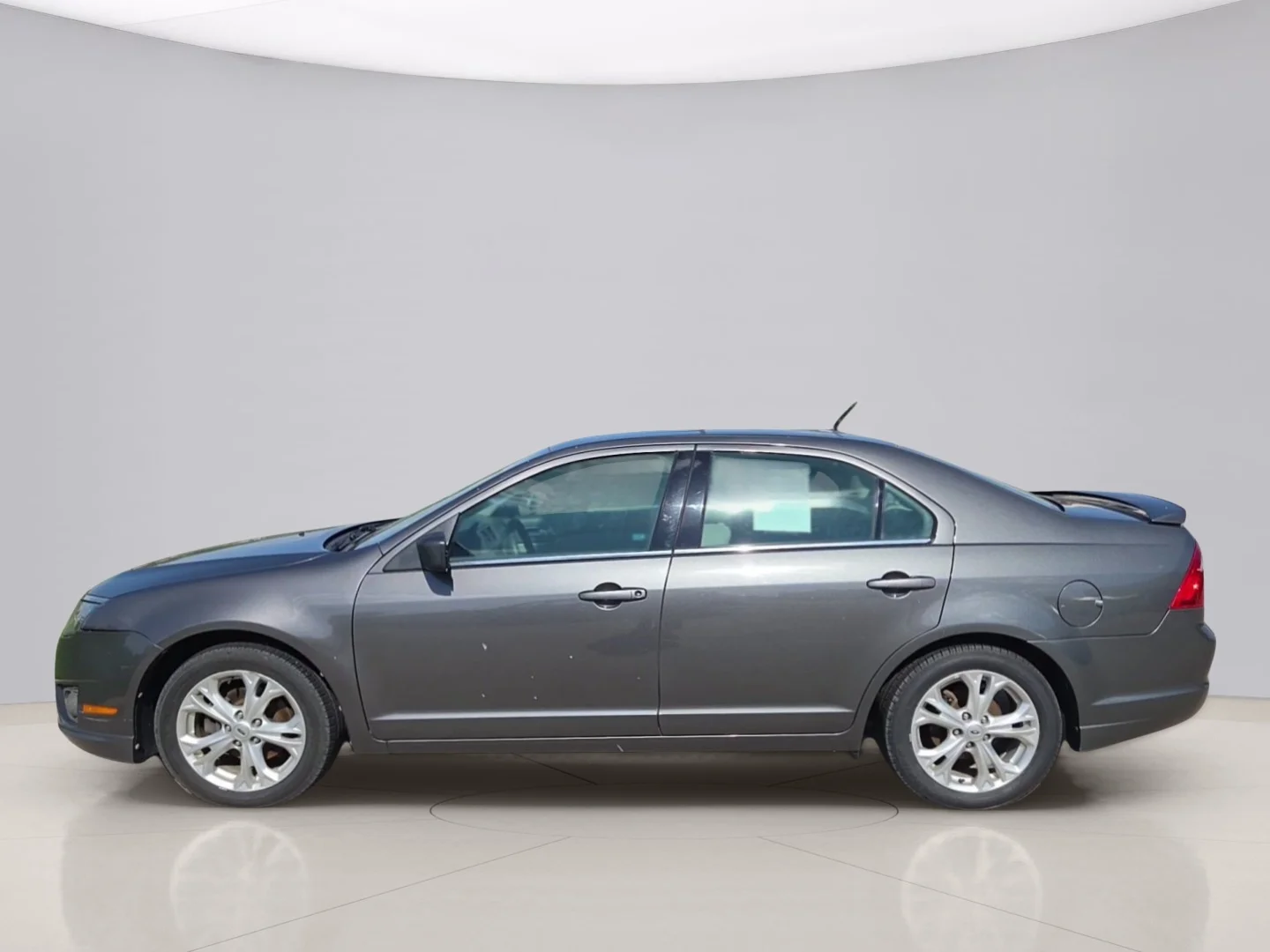 Used 2012 Gray Ford SE image 2