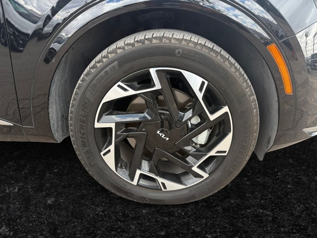 Used 2025 Black Kia SX-Prestige image 19